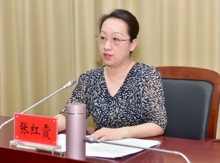��ί������ź�ϼ��ϯ���鲢����